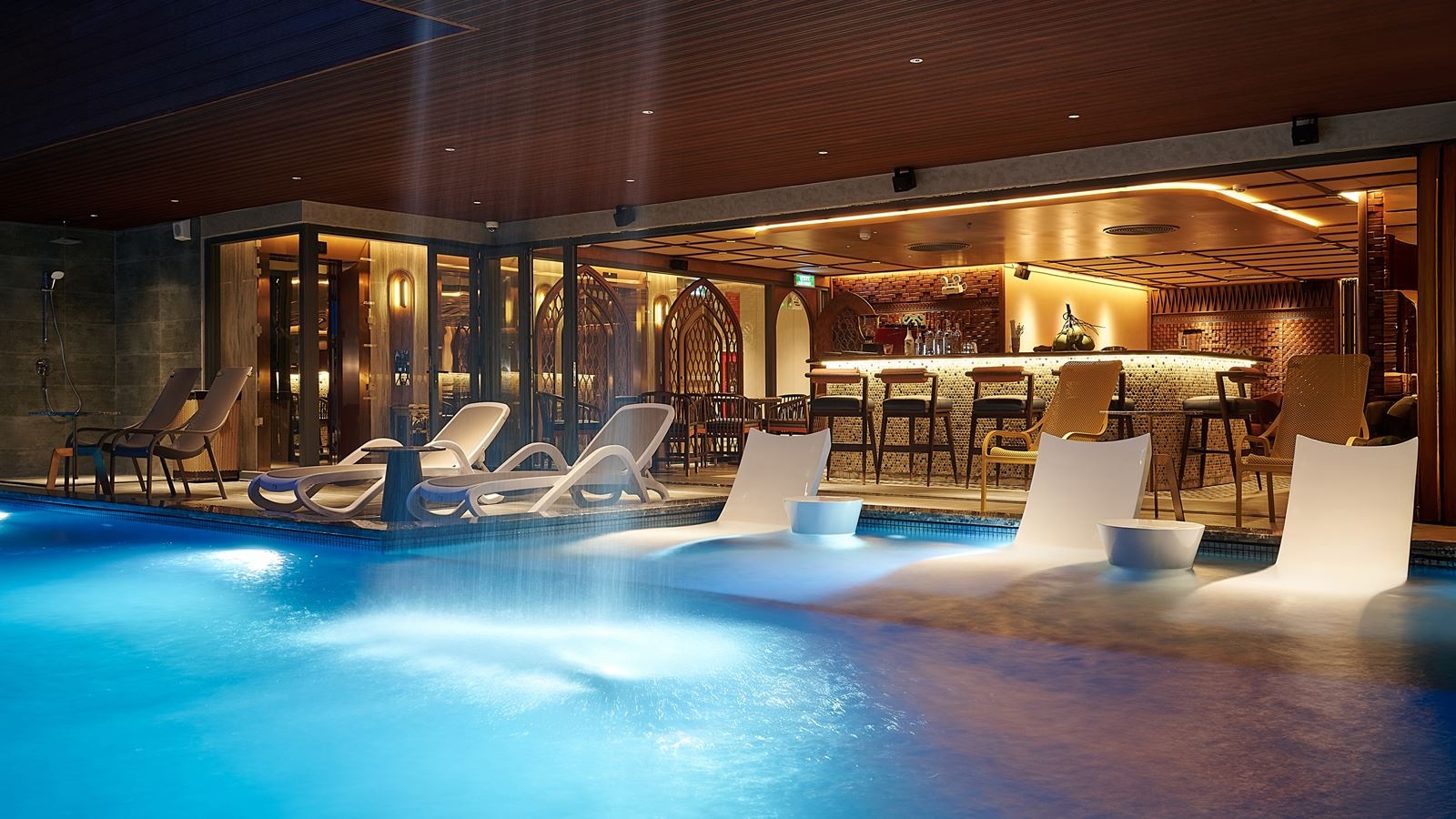 pools-outdoor--indoor-pool