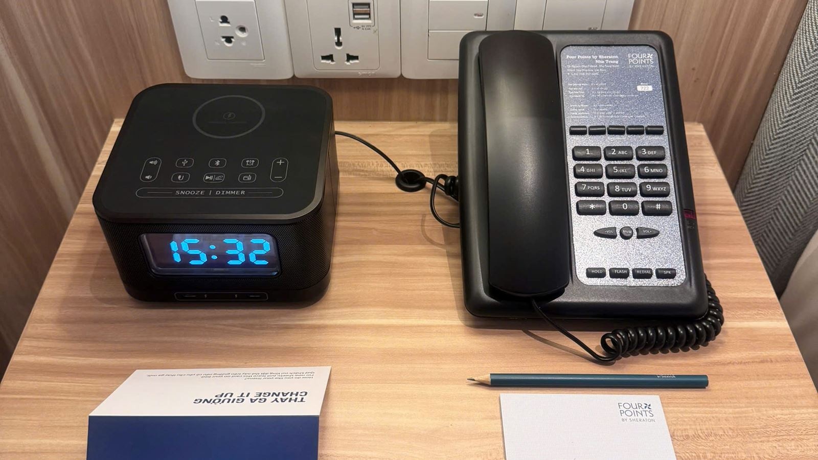 rooms-deluxe-kingtwin-room-with-balcony-child-without-extra-bed