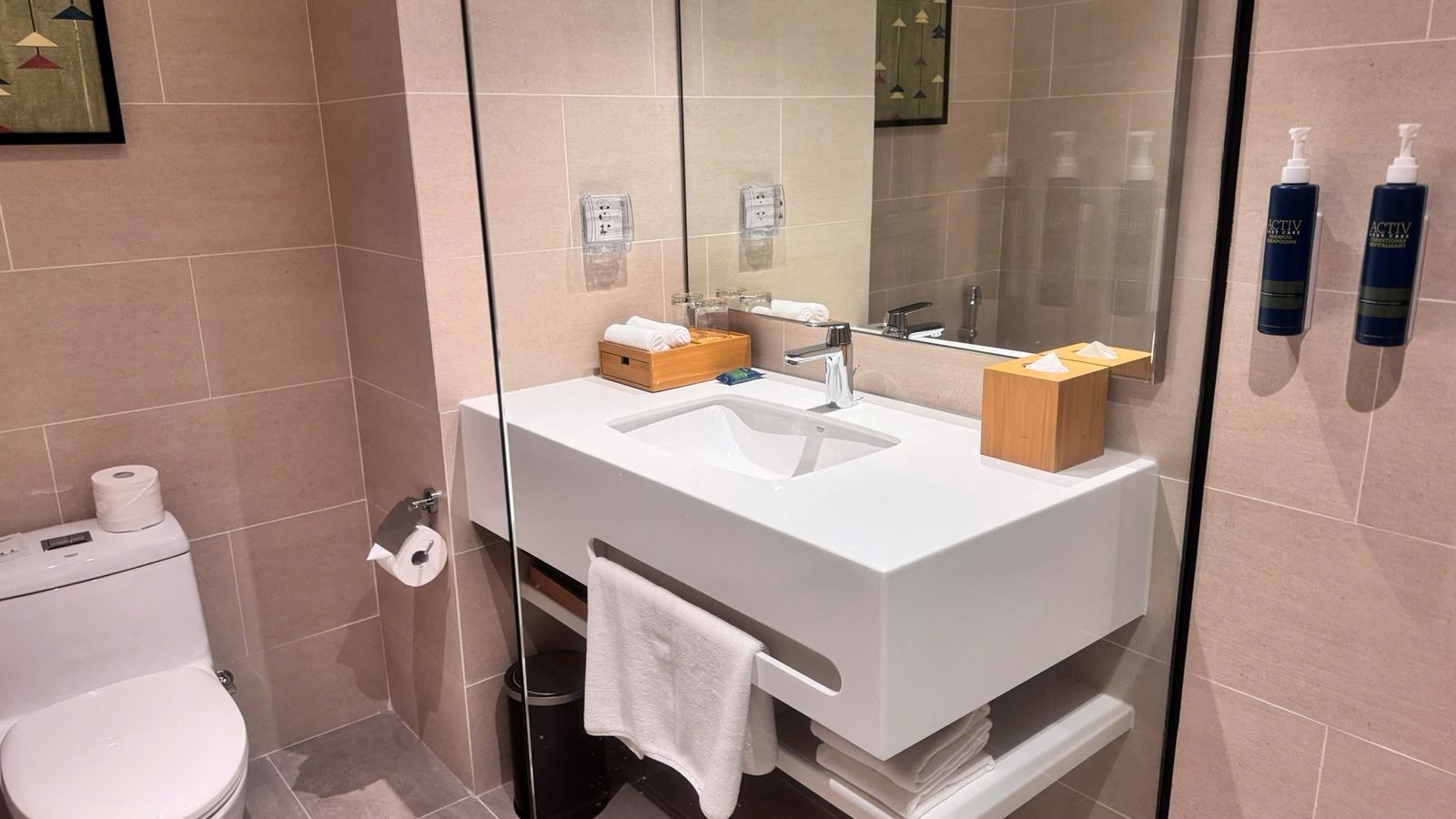 rooms-deluxe-kingtwin-room-with-balcony-child-without-extra-bed