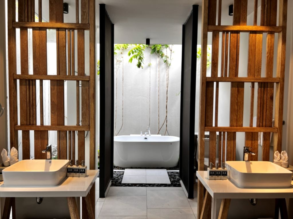 rooms-3bedroom-pool-villa-no-extra-bed