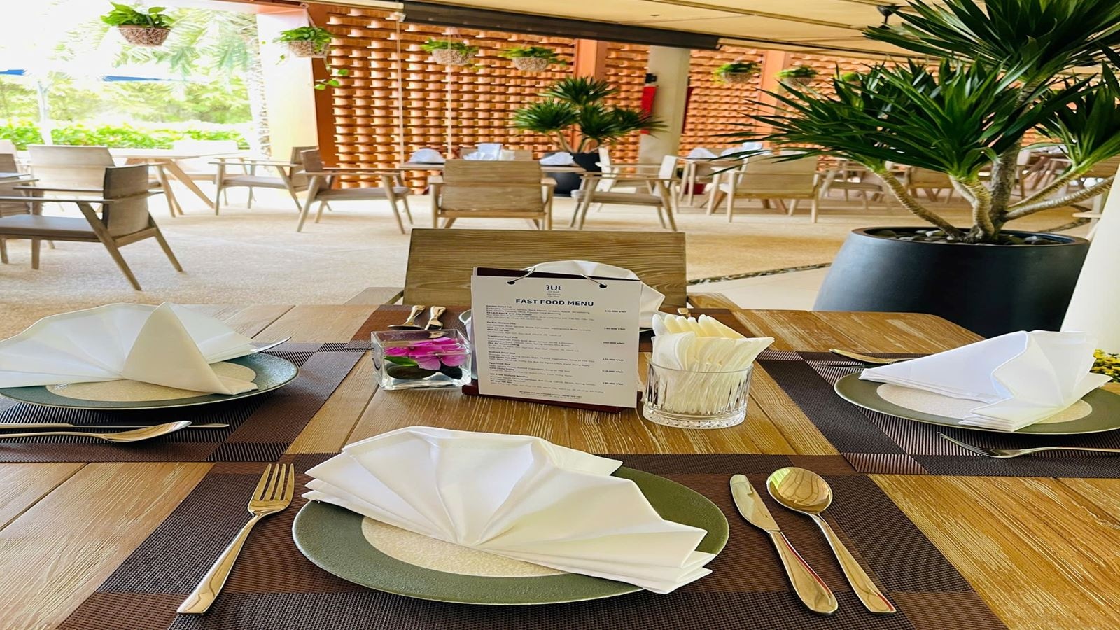 restaurants-main-restaurant