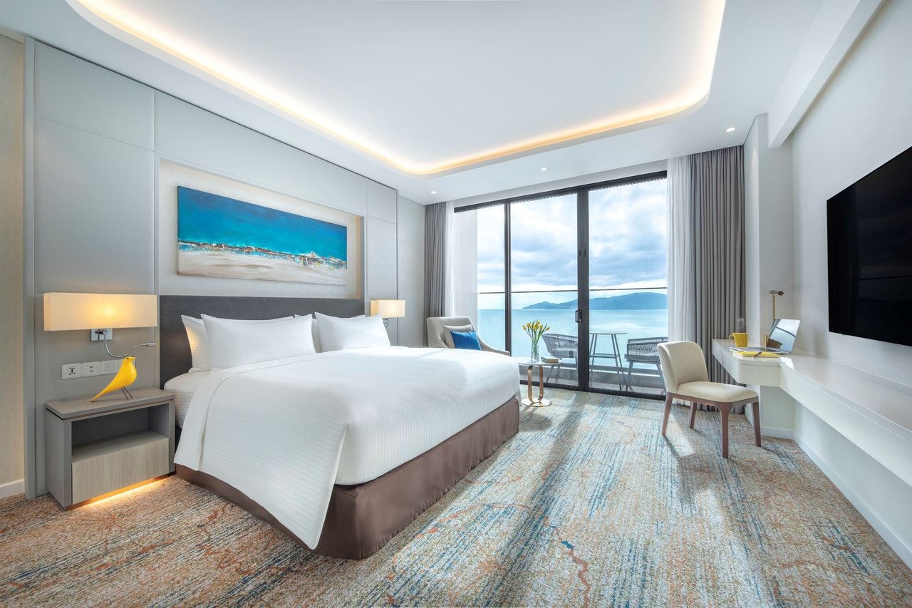 rooms-premier-ocean-view-with-balcony