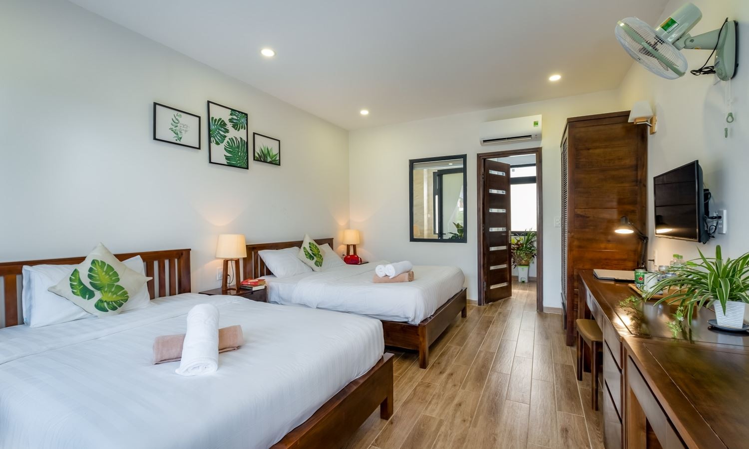 rooms-standard-triple-with-balcony-no-extra-bed