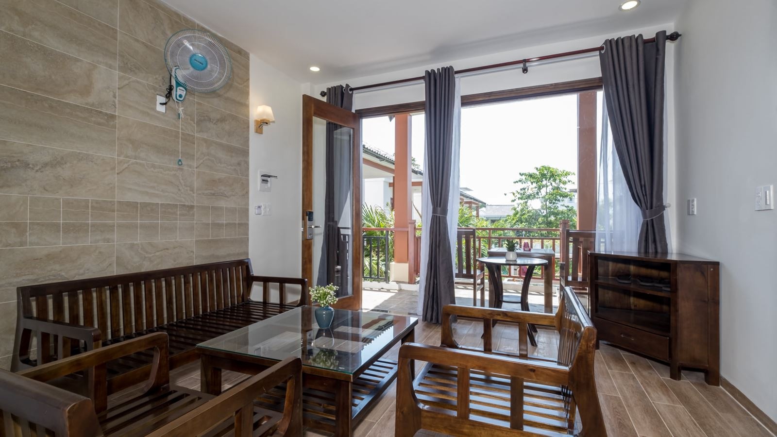 rooms-suite-family-with-balcony-no-extra-bed