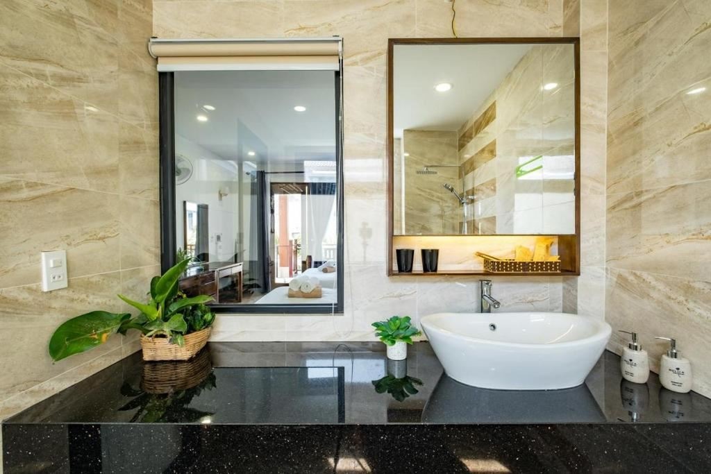 rooms-standard-triple-with-balcony-no-extra-bed