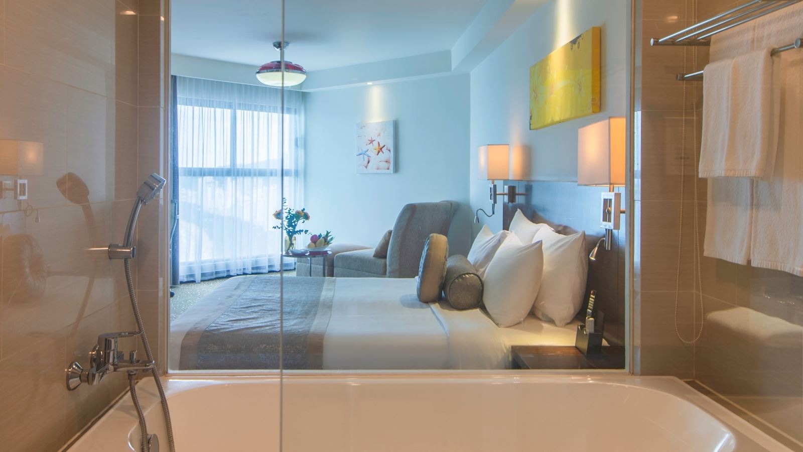 rooms-deluxe-city-view-child-without-extra-bed