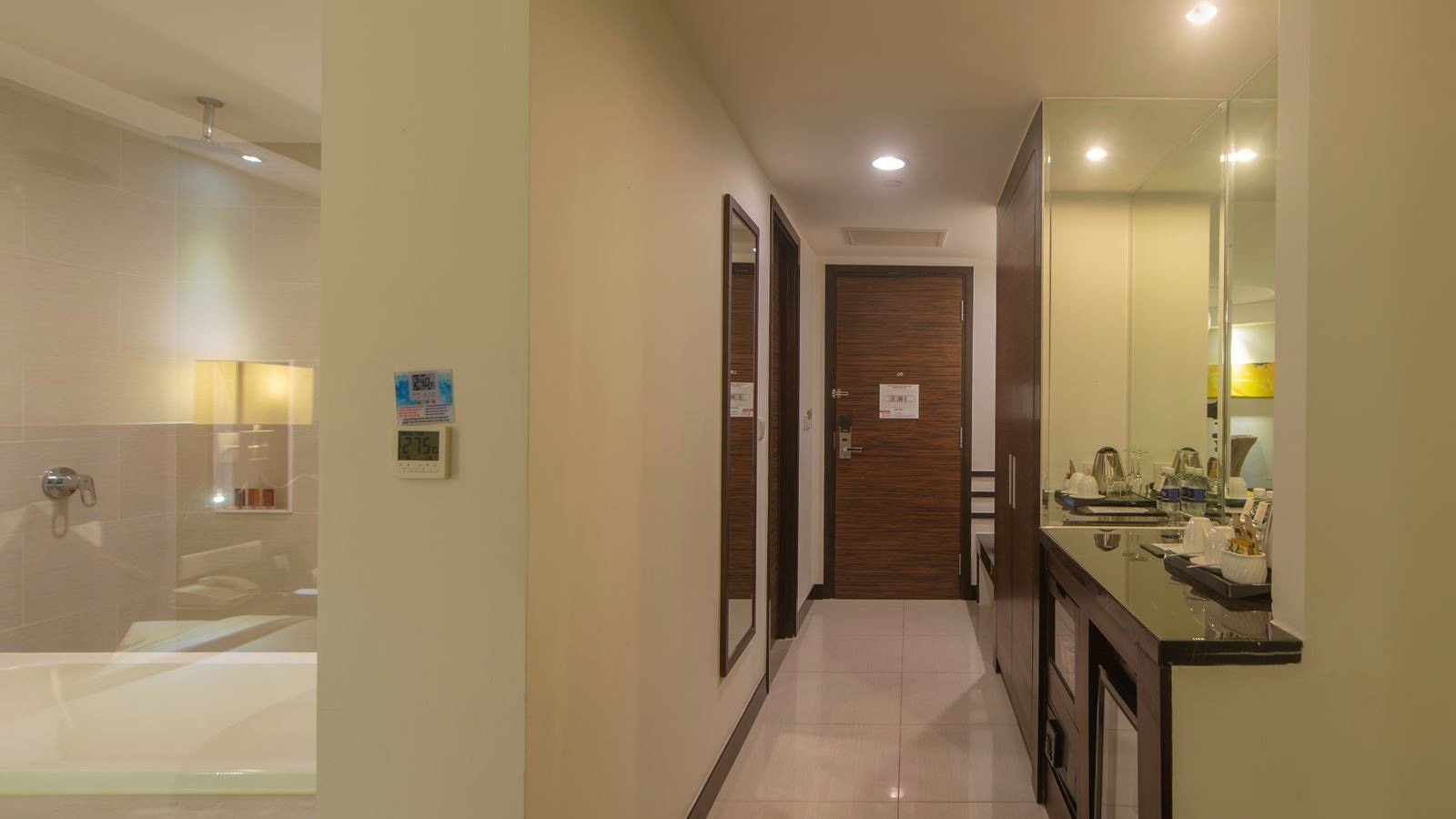 rooms-deluxe-city-view