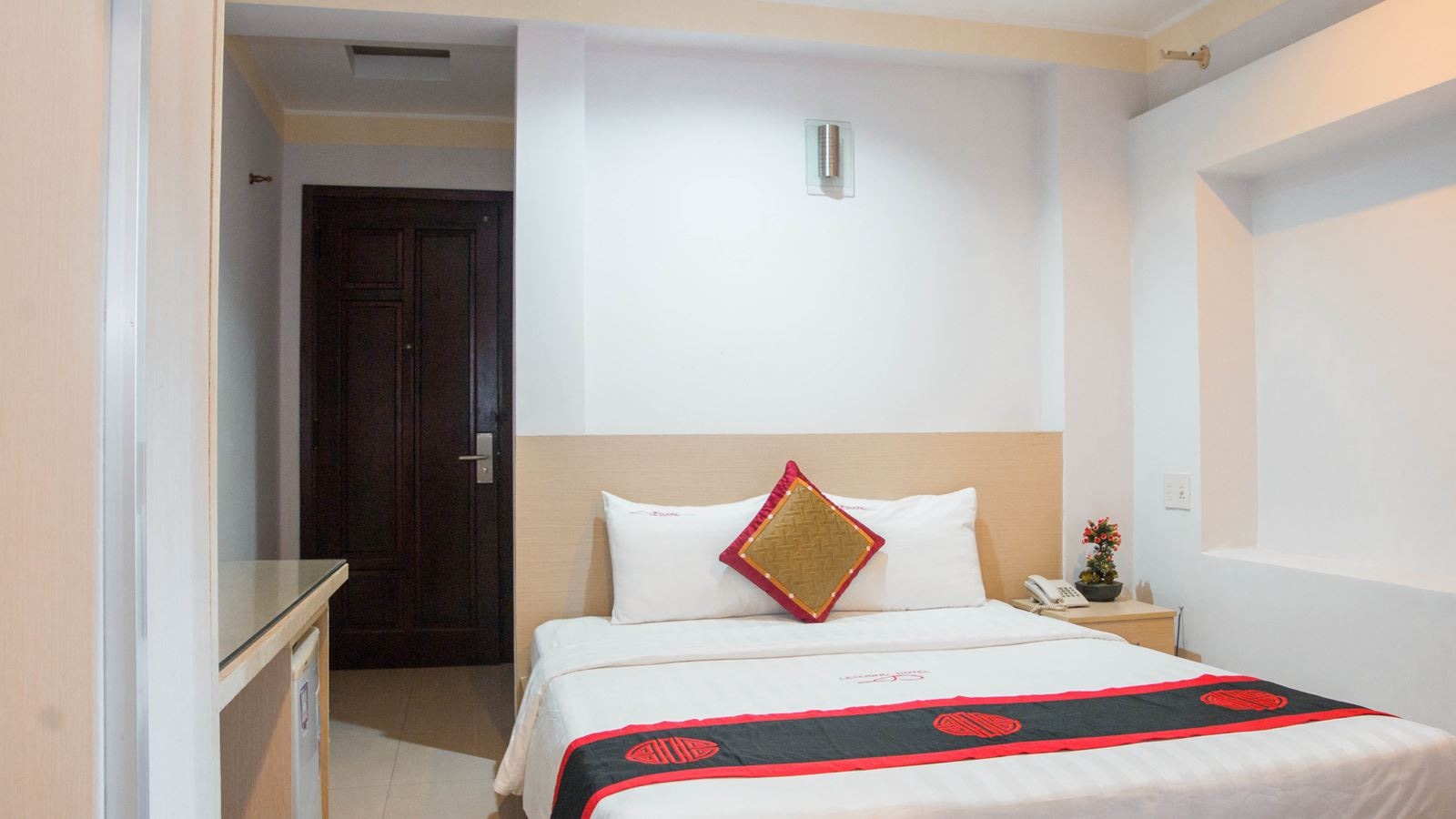 rooms-superior-with-window