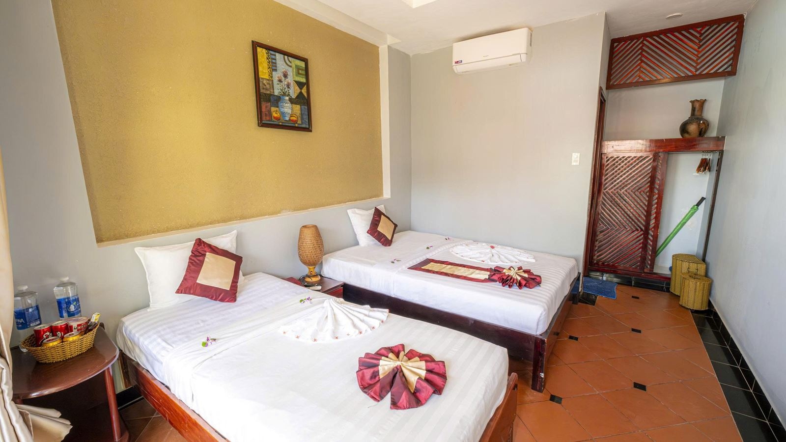 rooms-bungalow-pool-front-garden-view-with-terrace