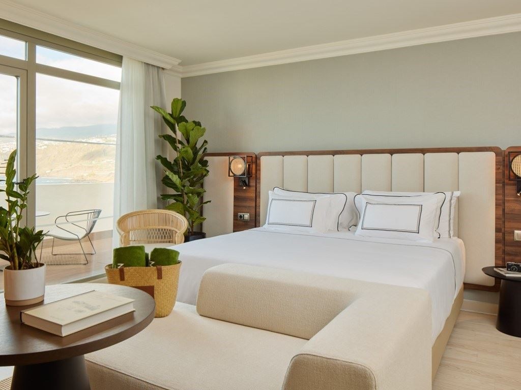 rooms-15-extra-the-level-junior-suite-sea-view-balcony-or-terrace