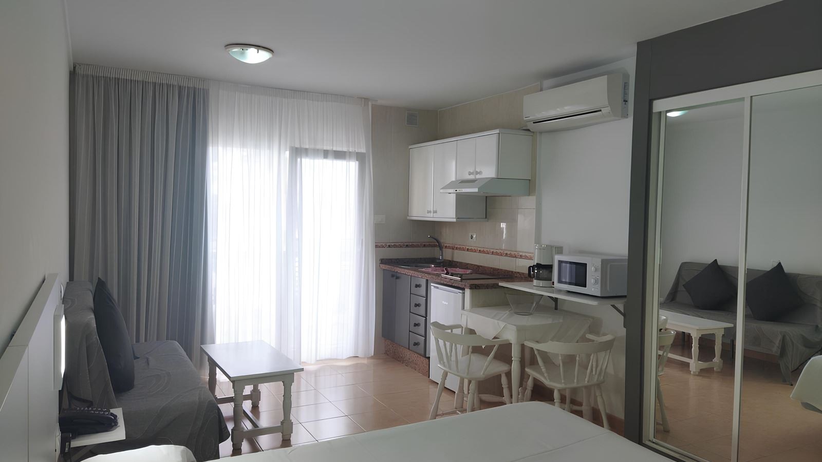 rooms-studio-standard-balconyterrace