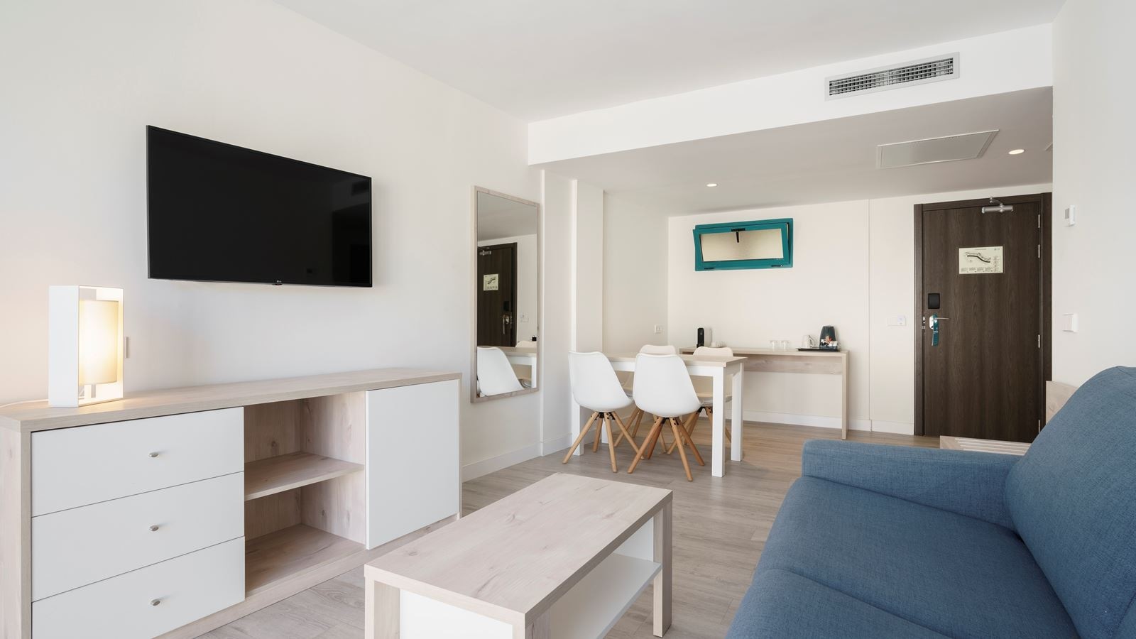 rooms-my-favorite-club-suite