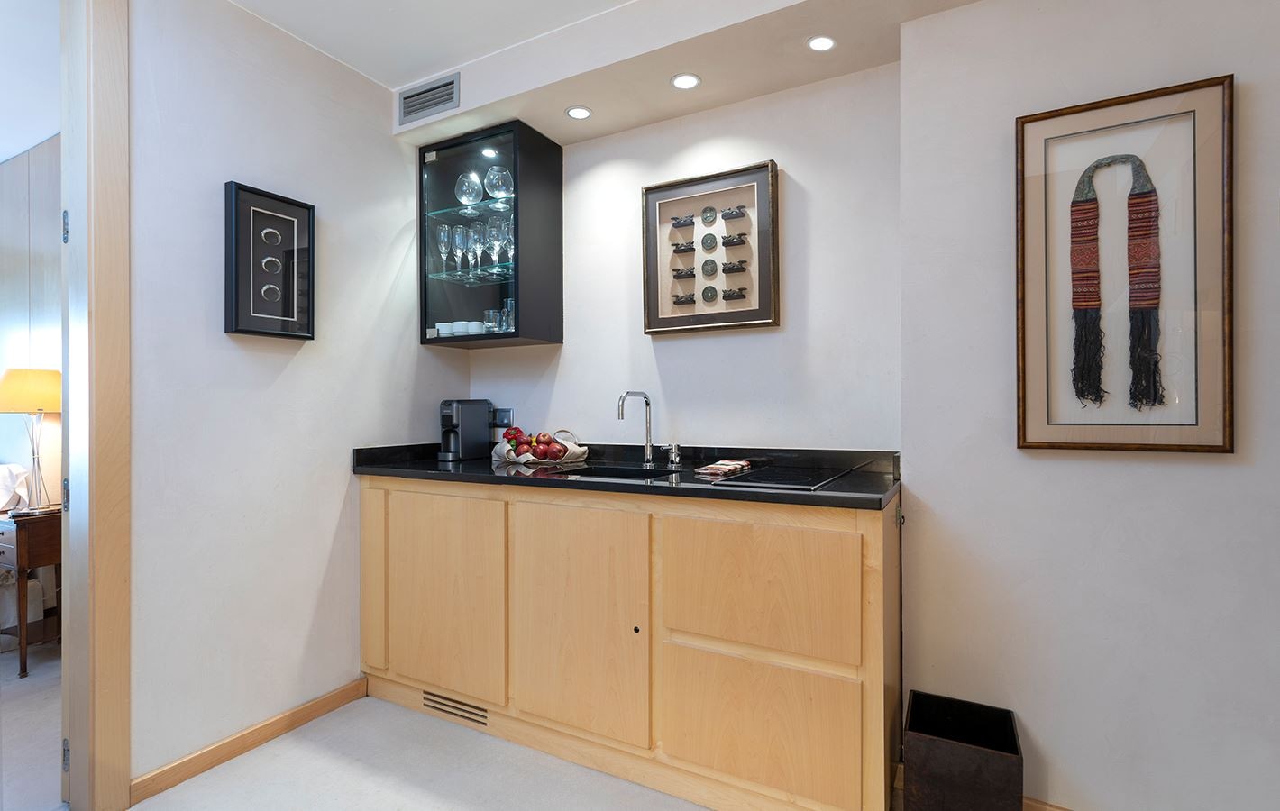 rooms-suite-with-terrace
