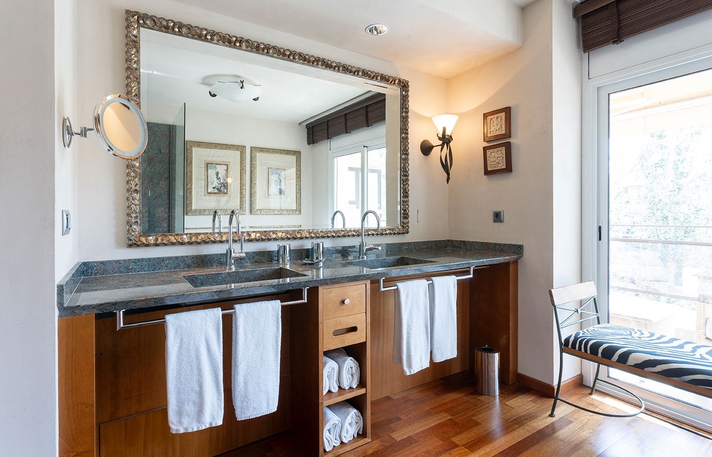 rooms-suite-with-terrace