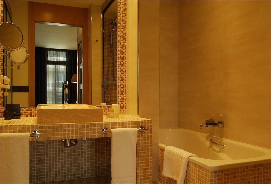 rooms-classic-room-balcony-or-terrace