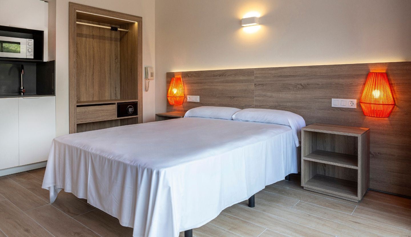 rooms-apartment-24-pax