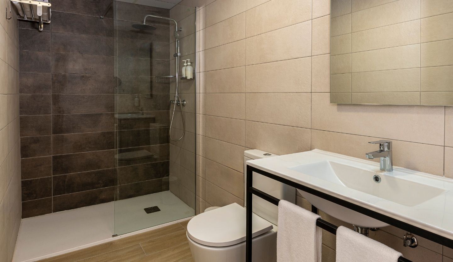 rooms-apartment-24-pax