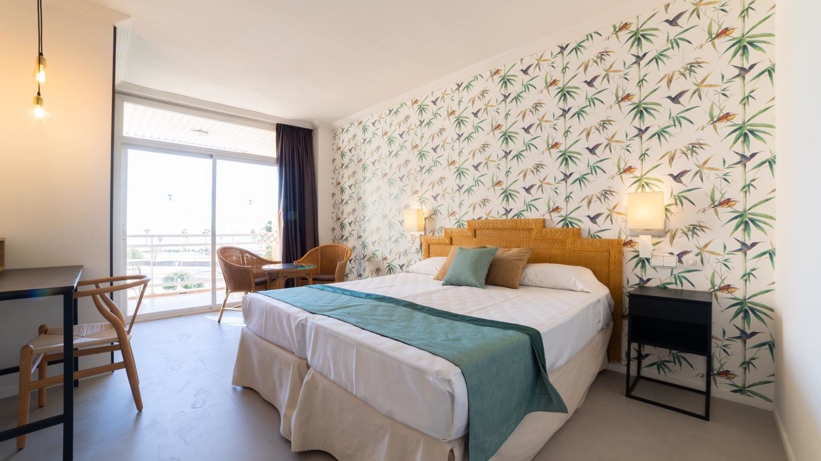 rooms-double-standard-room-balcony-or-terrace