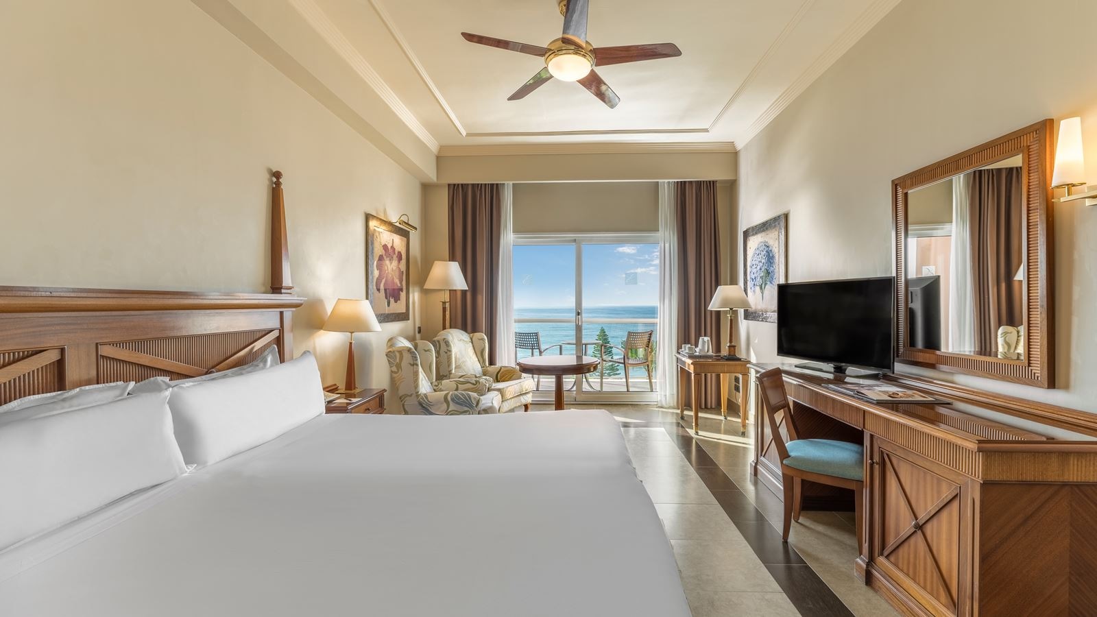 rooms-double-family-standard-sea-view-balcony-or-terrace