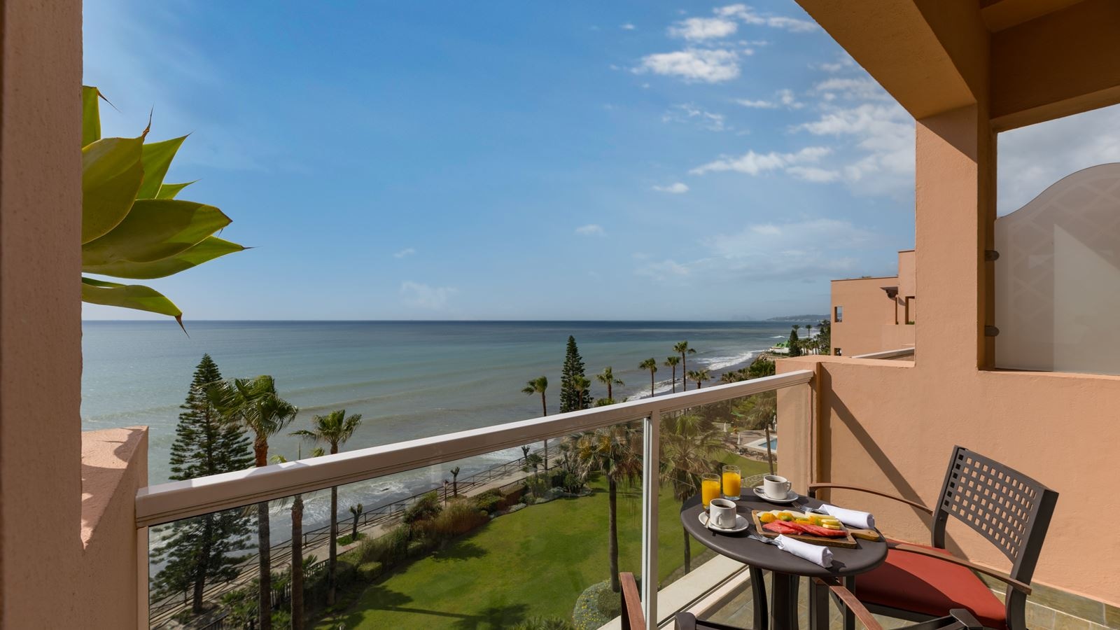 rooms-double-family-standard-sea-view-balcony-or-terrace