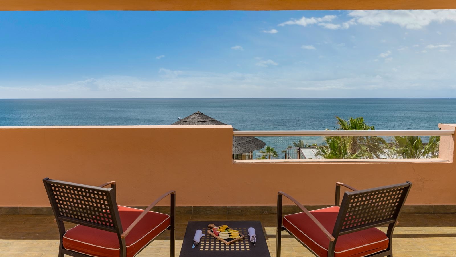 rooms-junior-suite-sea-view-balcony-or-terrace