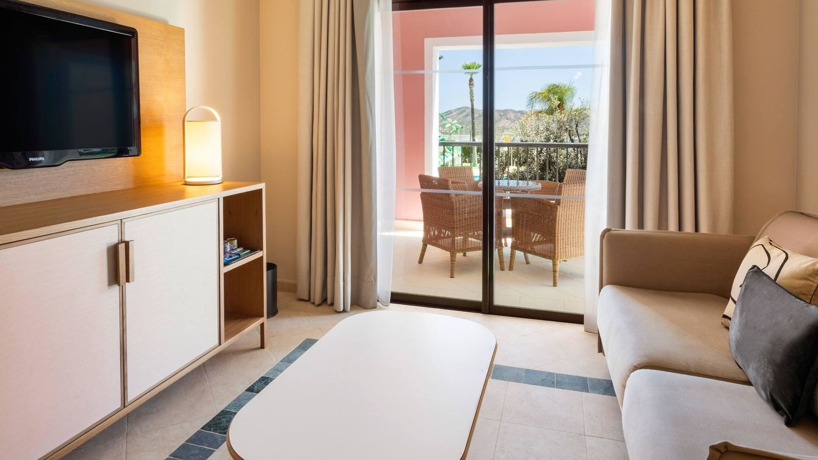 rooms-family-suite-room-balcony-or-terrace