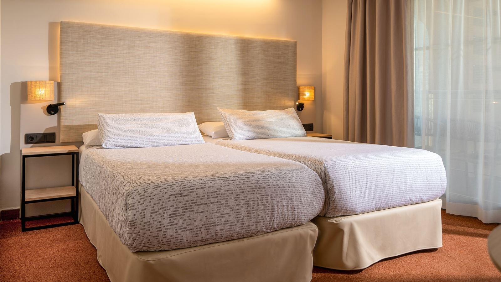 rooms-double-room-balcony-or-terrace