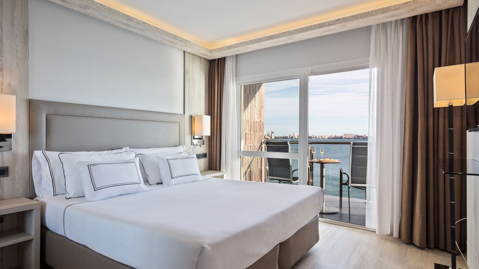 rooms-the-level-room-sea-view