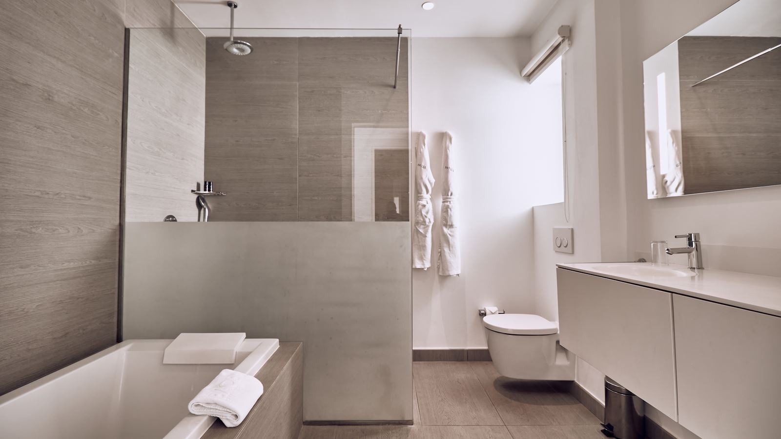 rooms-1-bedroom-suite-with-sea-view-divinity-bliss