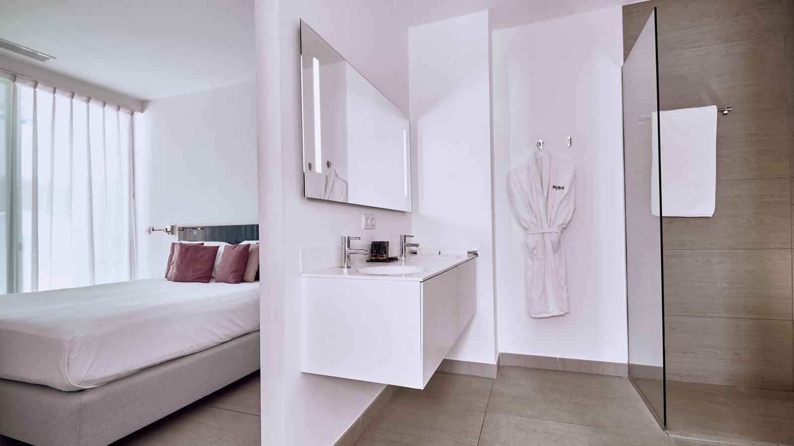 rooms-2-bedroom-suite-with-mountain-view-serenity-pico