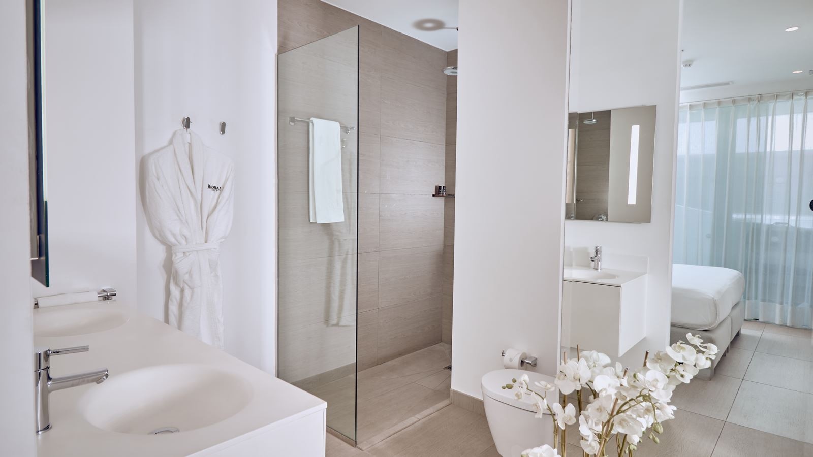 rooms-2-bedroom-suite-with-mountain-view-serenity-pico