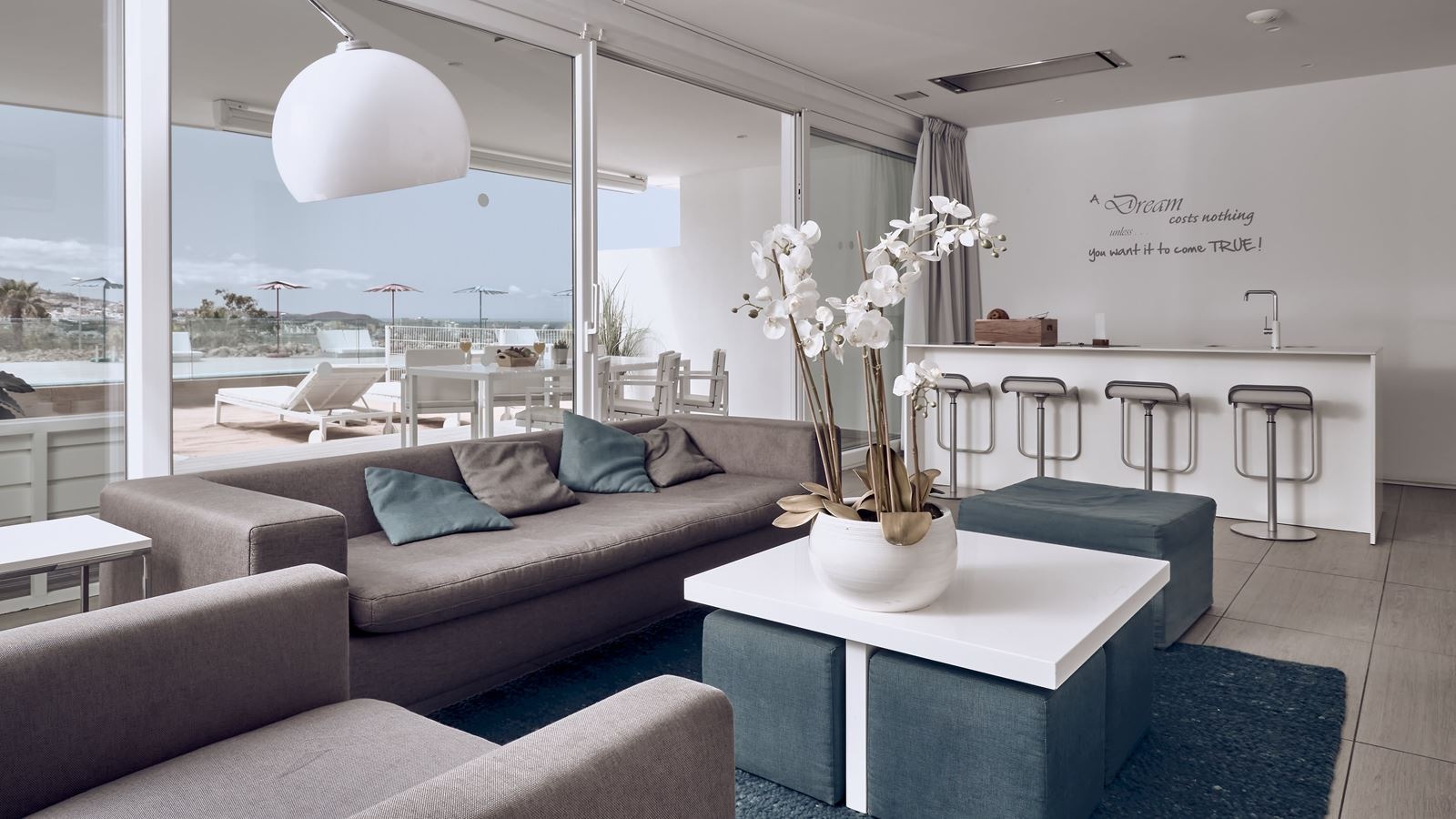 rooms-2-bedroom-suite-with-sea-view-and-jacuzzi-serenity-lago