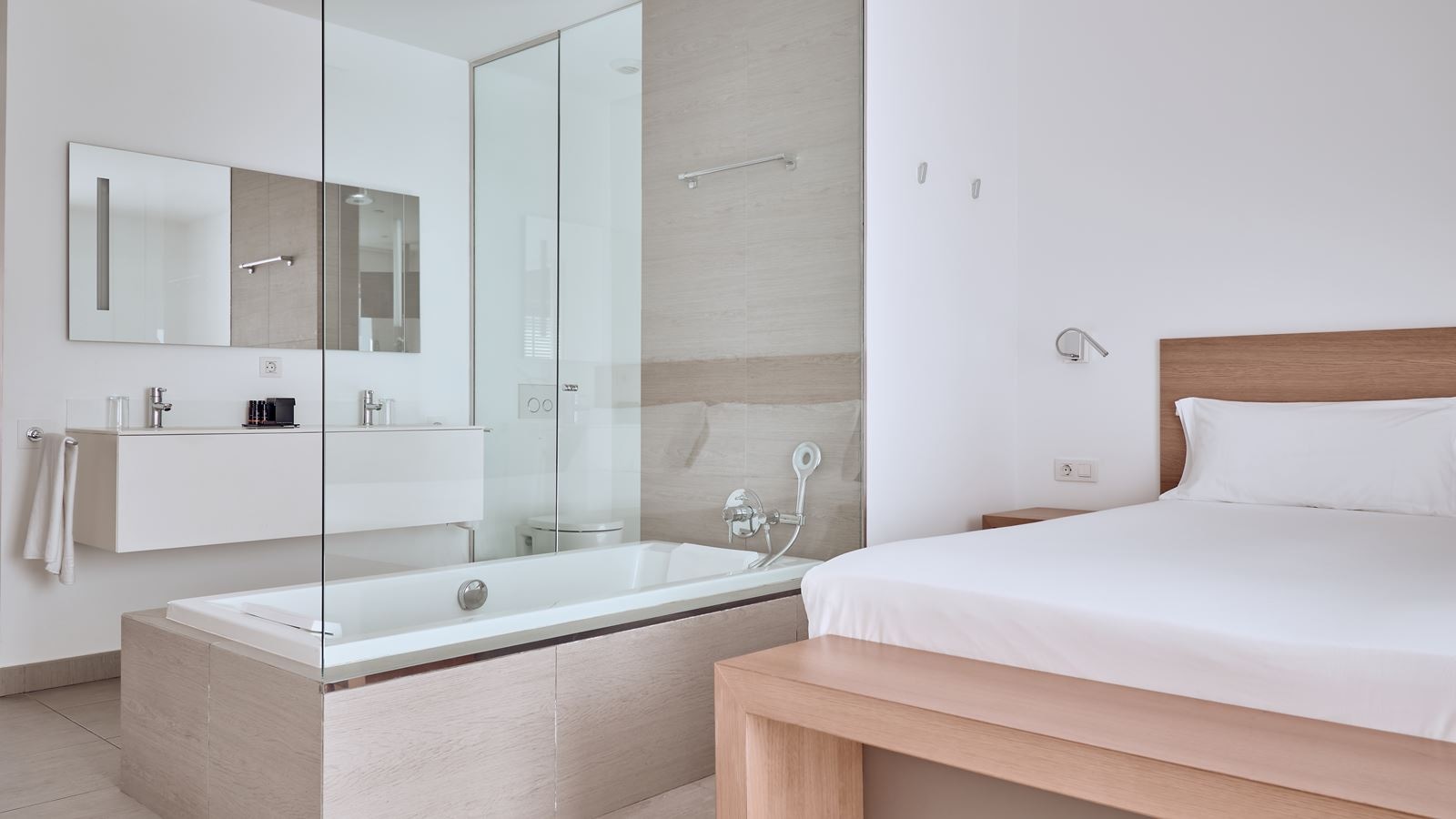 rooms-2-bedroom-suite-with-private-pool-jacuzzi-lateral-sea-view-and-terrace-serenity-mar