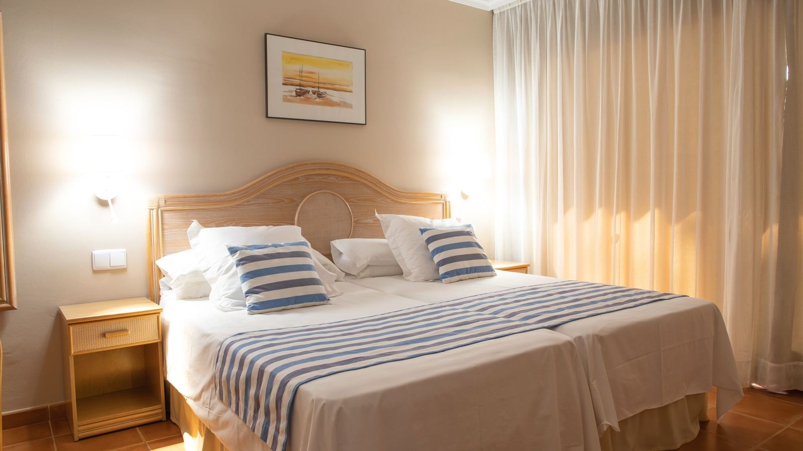 rooms-standard-room-balcony-or-terrace