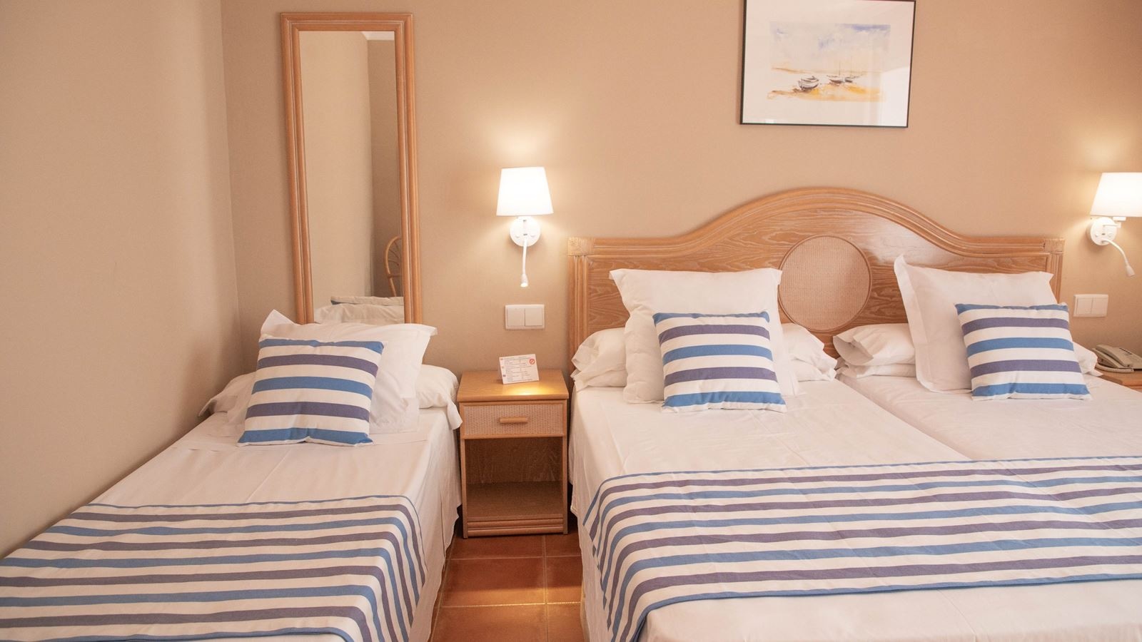 rooms-standard-room-balcony-or-terrace