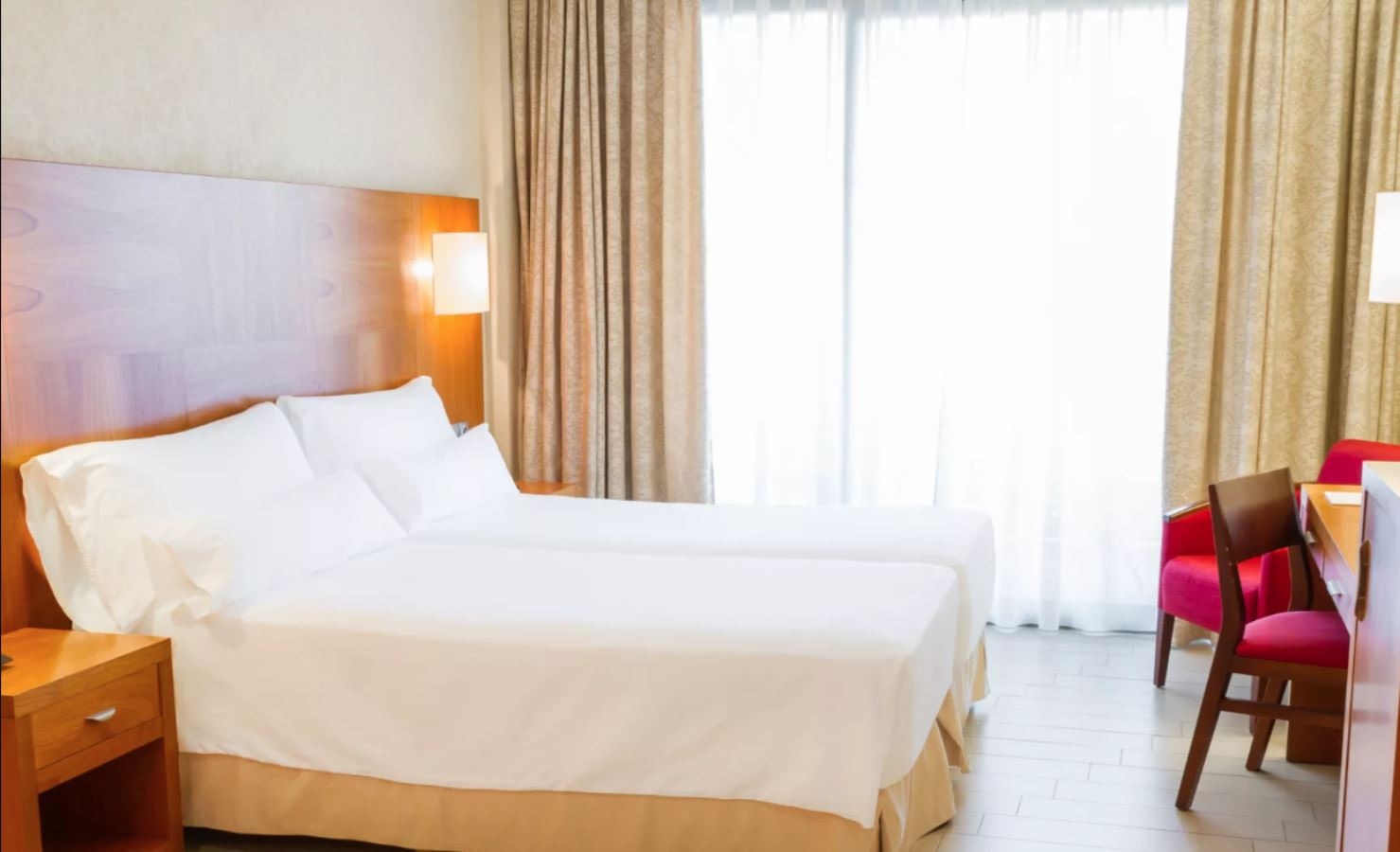 rooms-room-standard-balcony-or-terrace