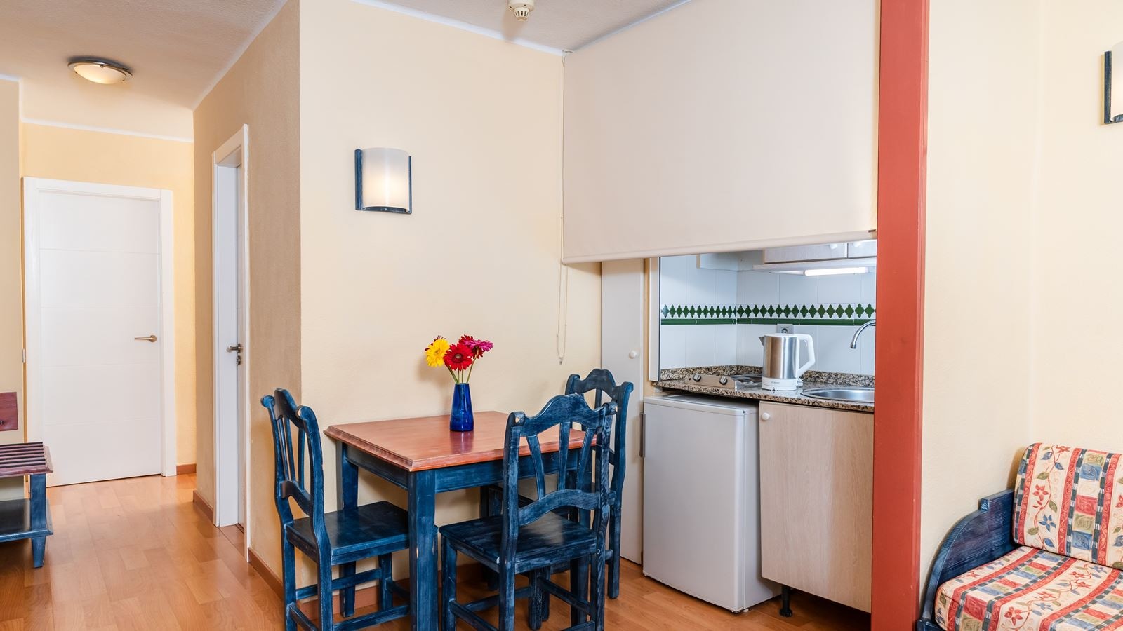 rooms-1-bedroom-superior-apartment-with-side-sea-view-and-balcony