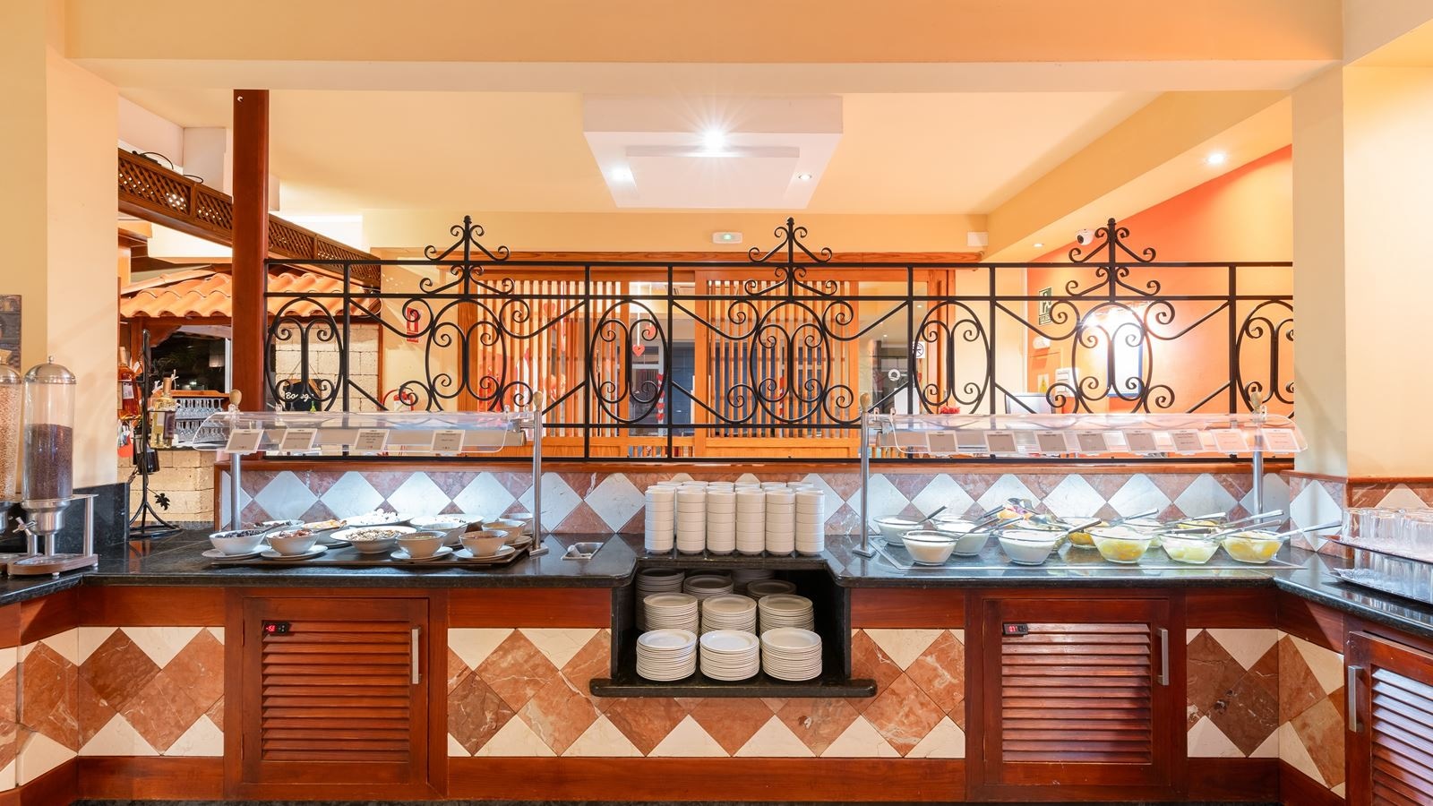 restaurants-buffet-restaurant