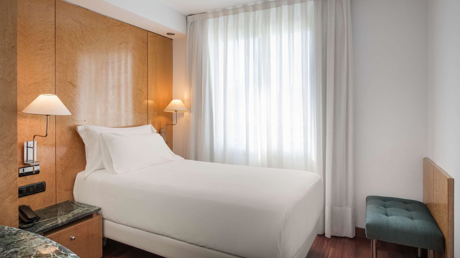 rooms-double-single-use-superior-with-terrace