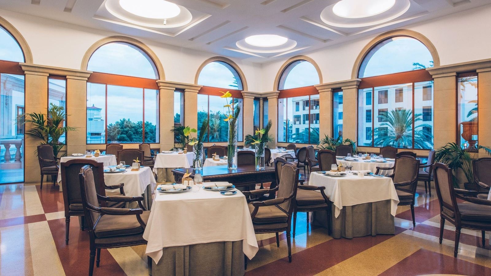 restaurants-los-laureles-restaurant