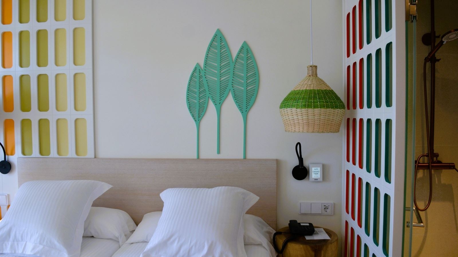 rooms-dg--golden-room