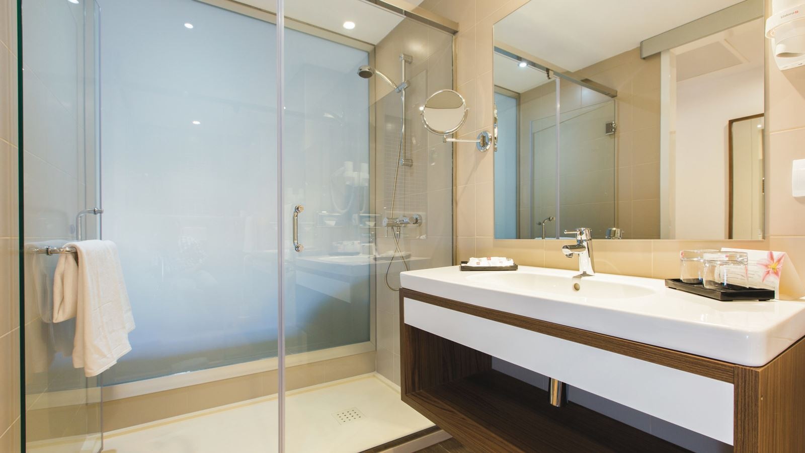 rooms-double-room-balcony-or-terrace