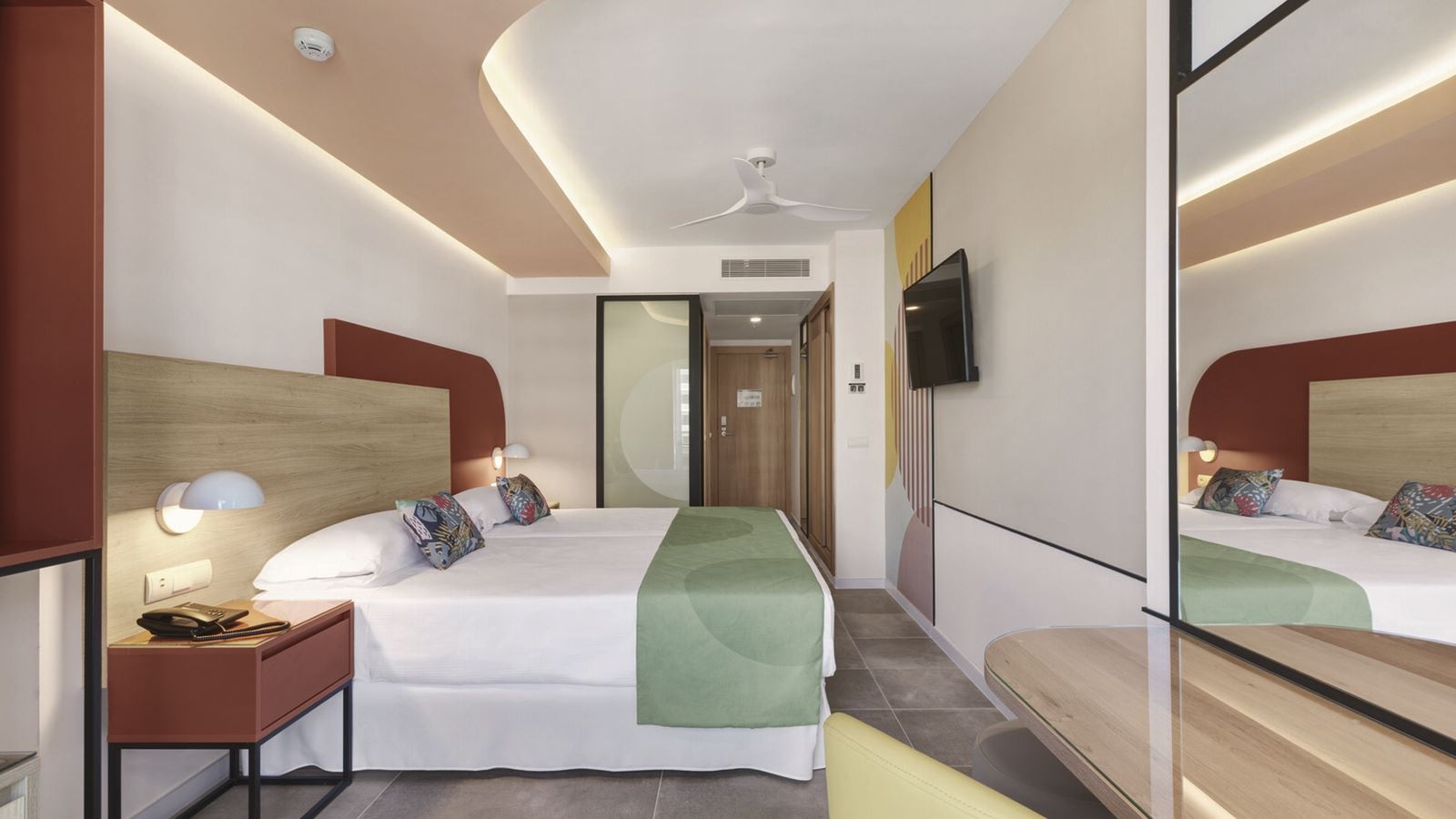 rooms-double-room-standard-balcony