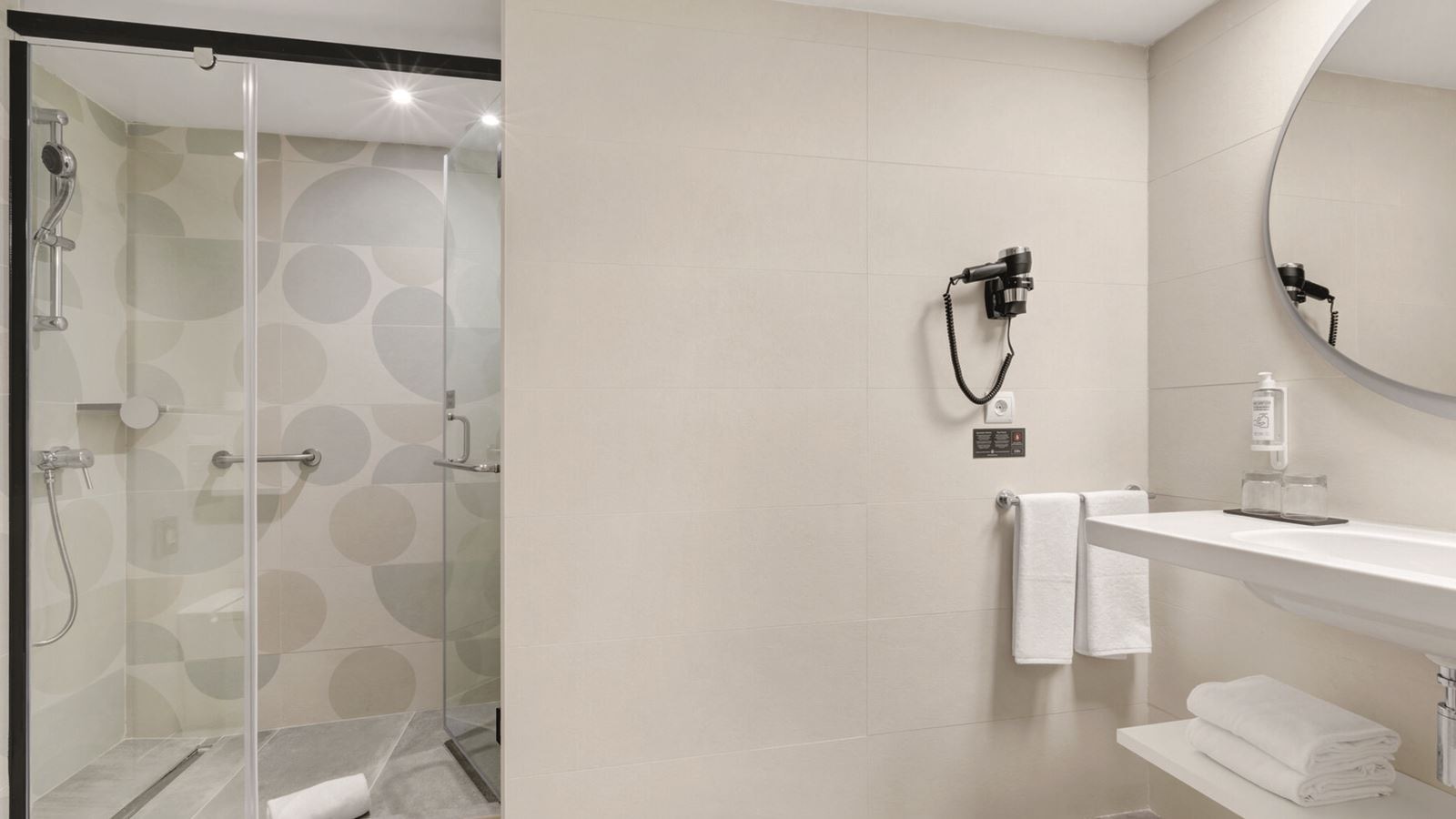 rooms-double-room-large-balcony