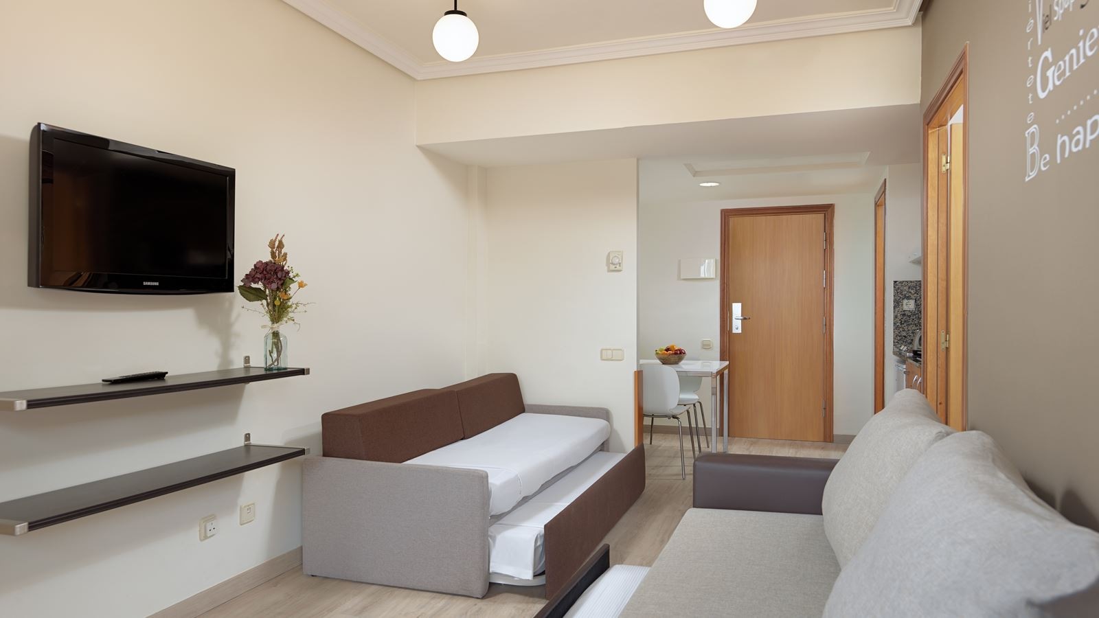 rooms-plus-apartment