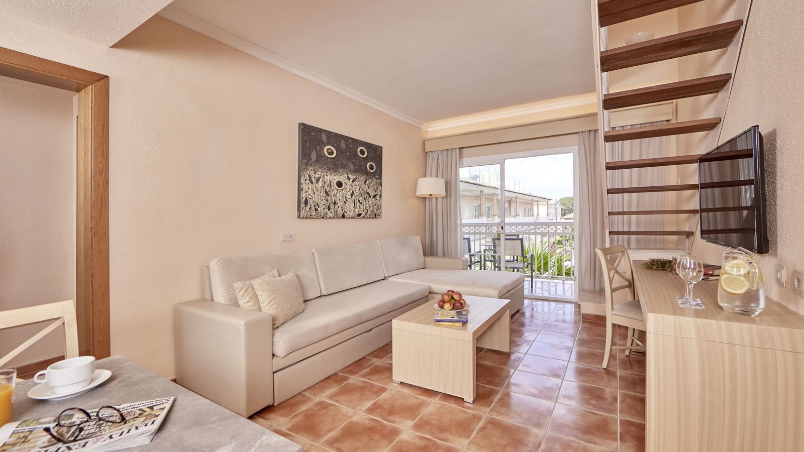 rooms-1-bedroom-penthouse-suite-poolview-terrace