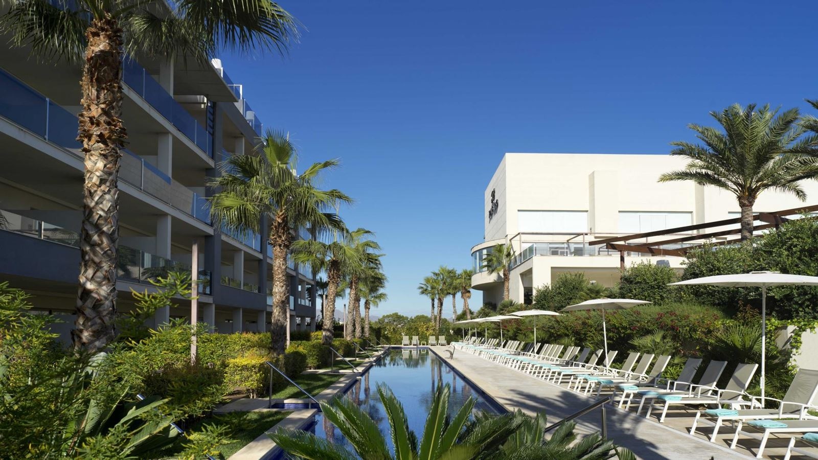 rooms-junior-swim-up-suite