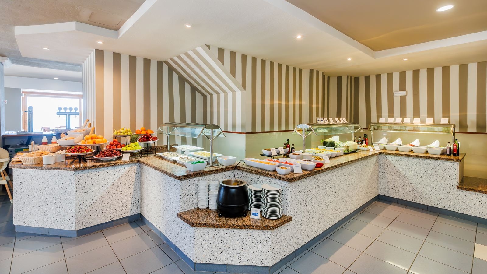 restaurants-breakfast-buffet