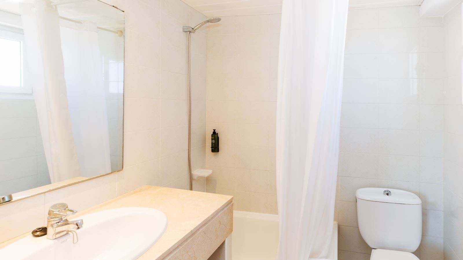 rooms-single-room