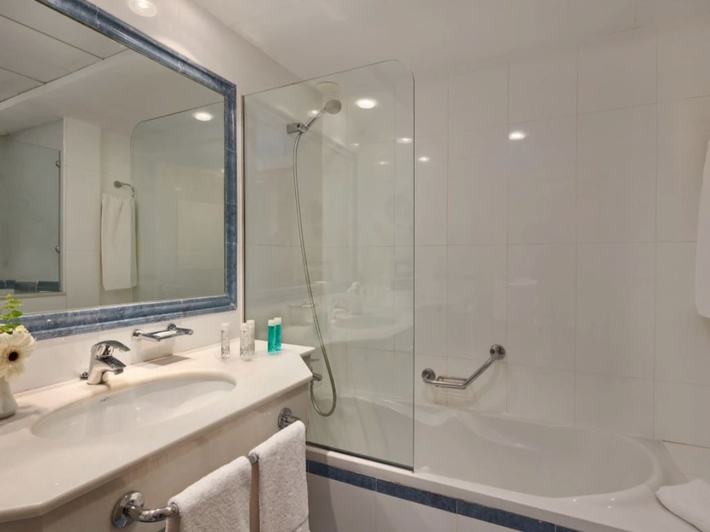 rooms-double-standard-with-balcony